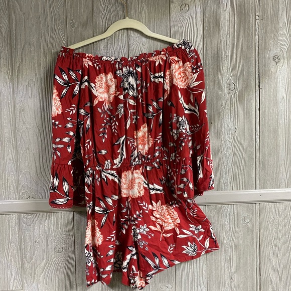 Red Floral Angie Off The Shoulder Romper Size Small NWT - Picture 3 of 5